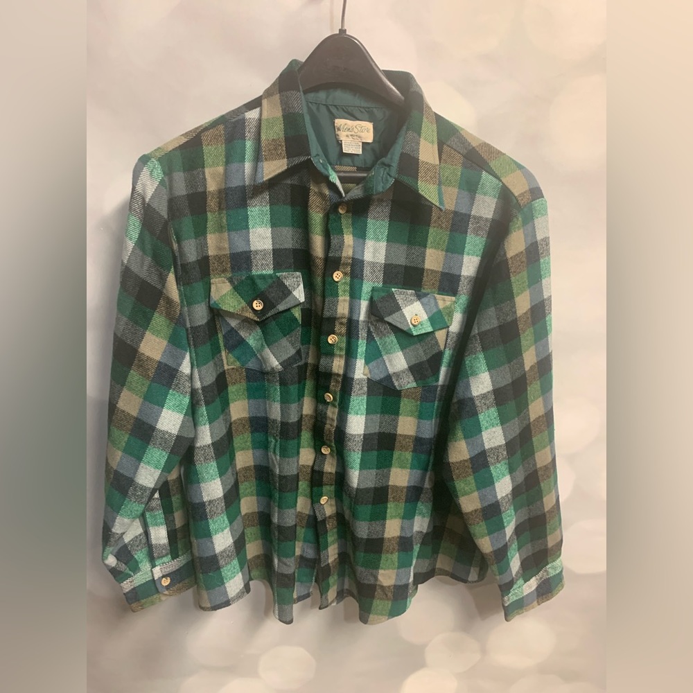 Men’s Store 17-17 1/2” long‎ sleeve button down plaid shirt